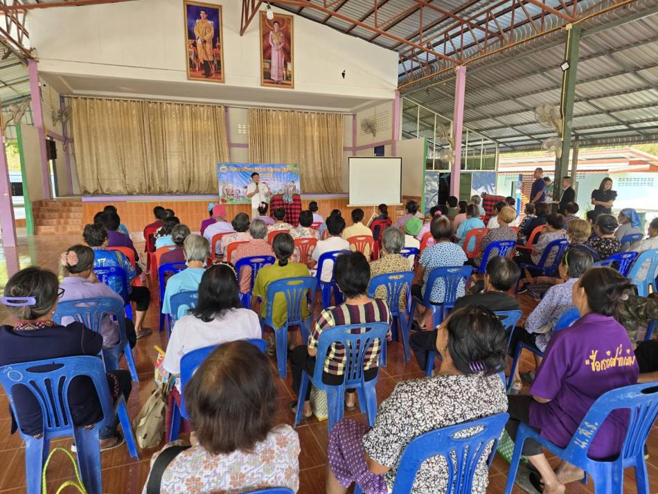 เมื่อวันที่ 20 มกราคม 2569 เวลา 09.00 น.  นายประสพ  คนซื่อ นายกเทศมนตรีตำบลสงเปลือย กล่าวเปิดโครงการฝึกอบรมพัฒนาศักยภาพผู้สูงอายุ ประจำปี 2569 ณ ห้องประชุมโรงเรียนหนองแสงถวิลราษฎร์ ตำบลสงเปลือย อำเภอเขาวง จังหวัดกาฬสินธุ์